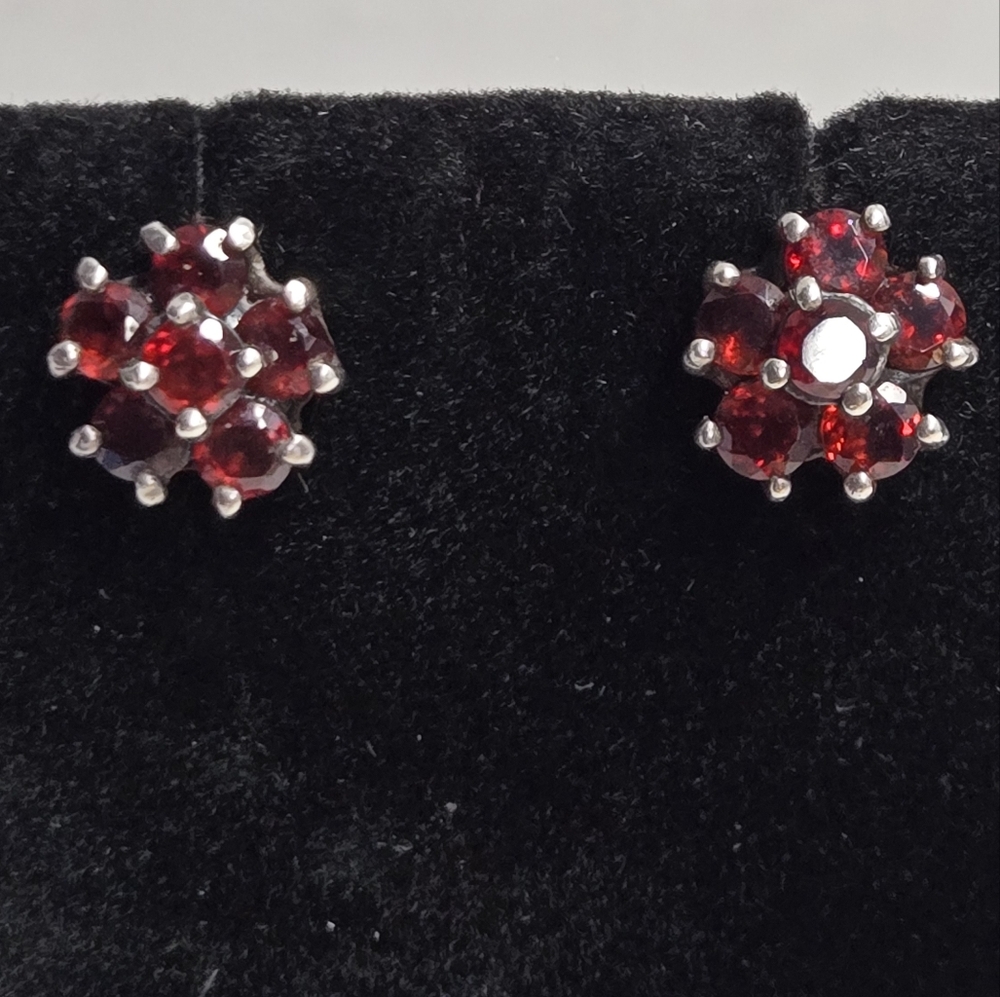 Red Garnet Cluster Stud Earrings - Elegant Floral Design